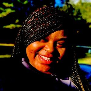 Meet your Posher, Aviona